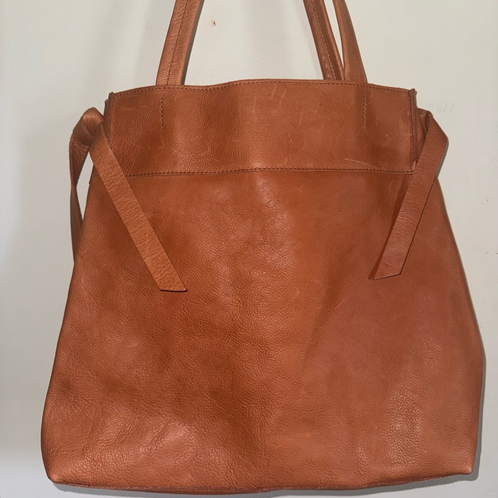 Large Elegant Tan Leather Tote Bag